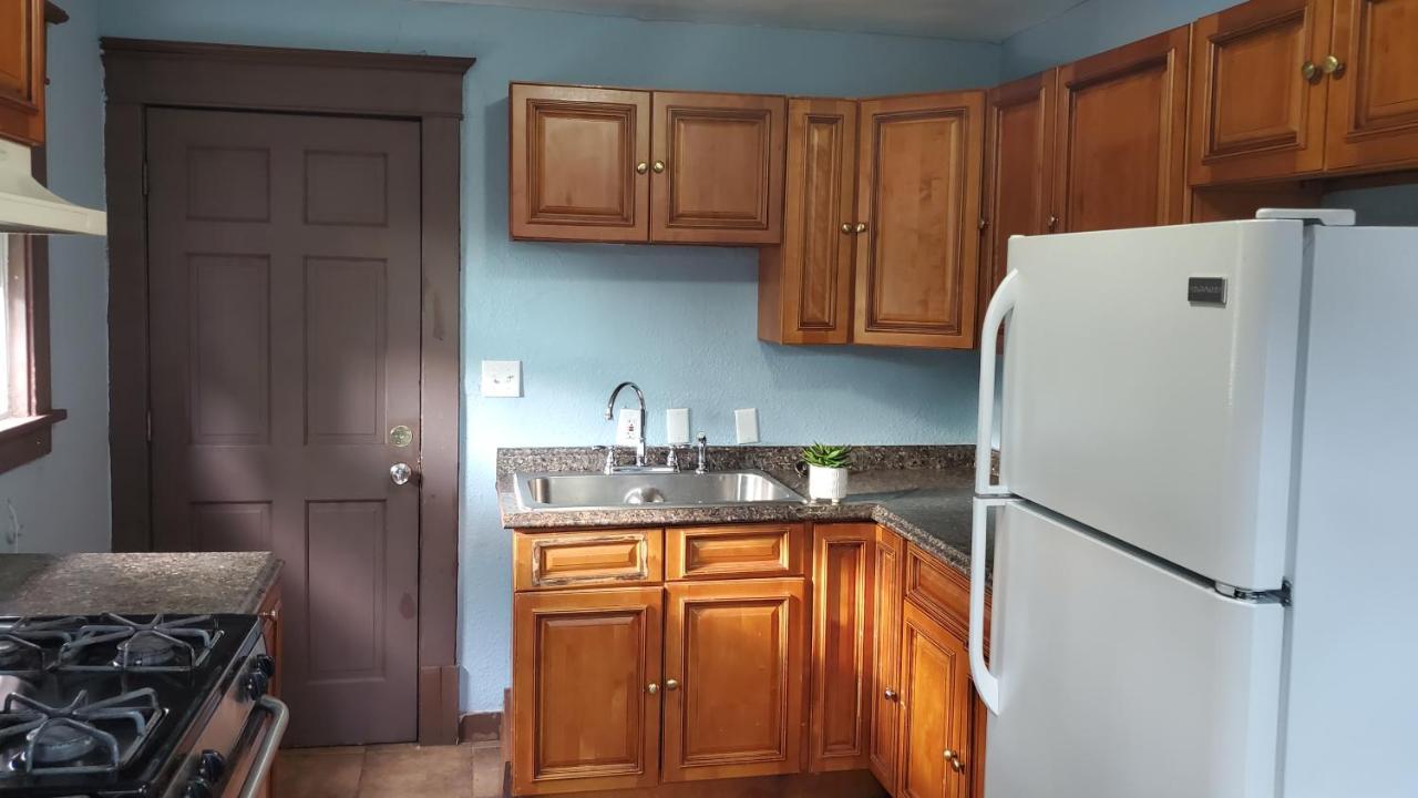 Ana Maria Del Azul Apartment Минеаполис Екстериор снимка